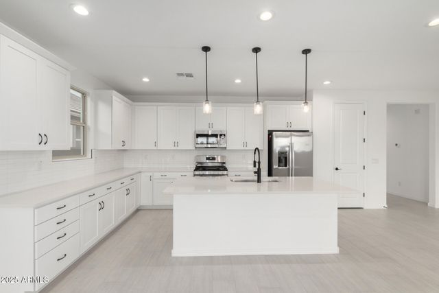 5430 W MANZANITA Drive, Glendale, AZ 85302