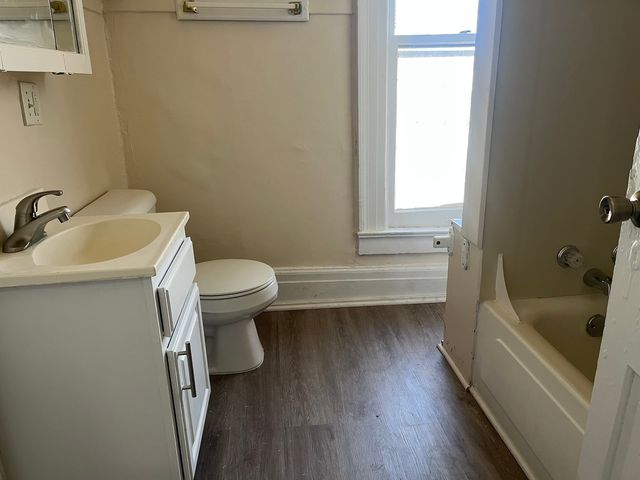 404-406 E Prospect Terrace, Freeport, IL 61032