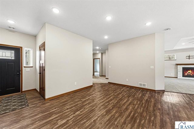 3072 Prairie Rose Drive, Mankato, MN 56001