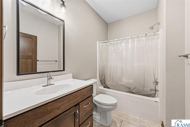 3072 Prairie Rose Drive, Mankato, MN 56001