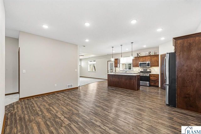 3072 Prairie Rose Drive, Mankato, MN 56001