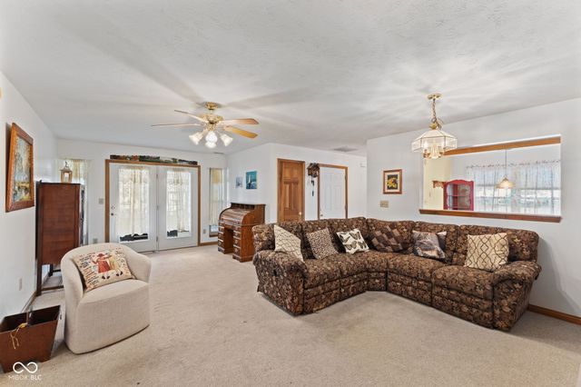 2047 Pelican Drive, Franklin, IN 46131