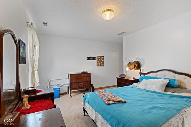 2047 Pelican Drive, Franklin, IN 46131