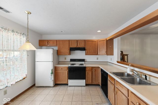 2047 Pelican Drive, Franklin, IN 46131