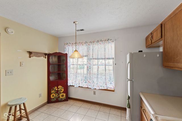 2047 Pelican Drive, Franklin, IN 46131