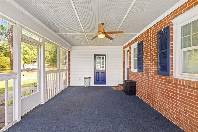 8605 Guinea RD, Hayes, VA 23072