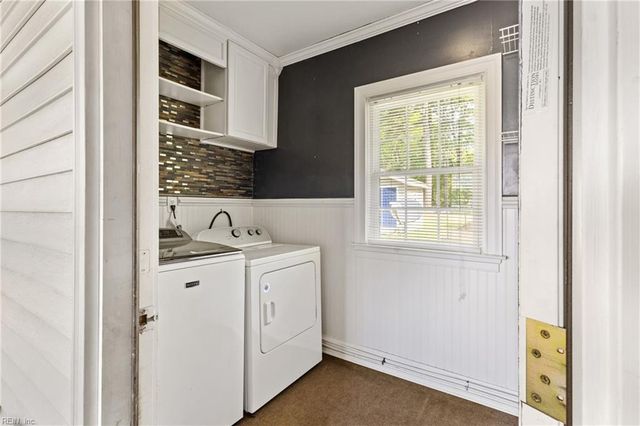 8605 Guinea RD, Hayes, VA 23072