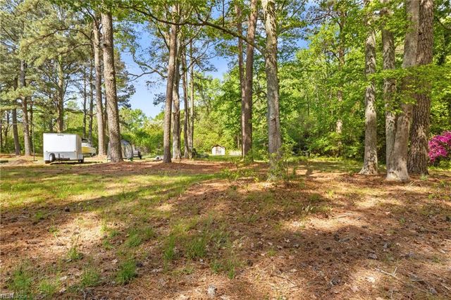 8605 Guinea RD, Hayes, VA 23072