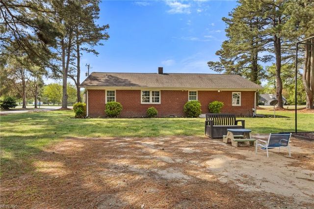 8605 Guinea RD, Hayes, VA 23072