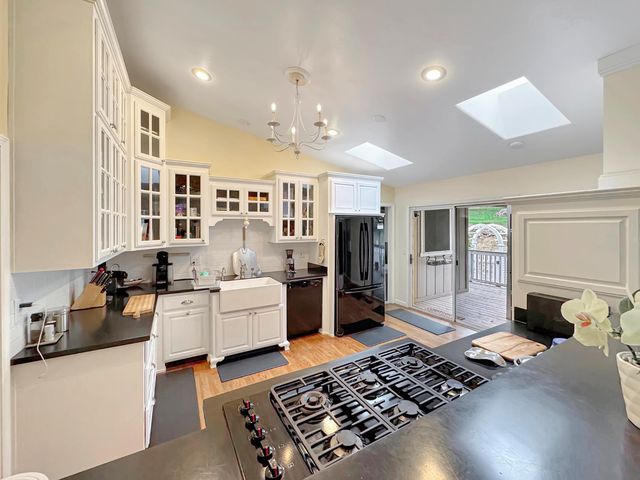 13969 Quarterhorse Dr, Grass Valley, CA 95949