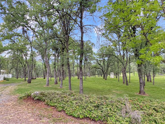 13969 Quarterhorse Dr, Grass Valley, CA 95949