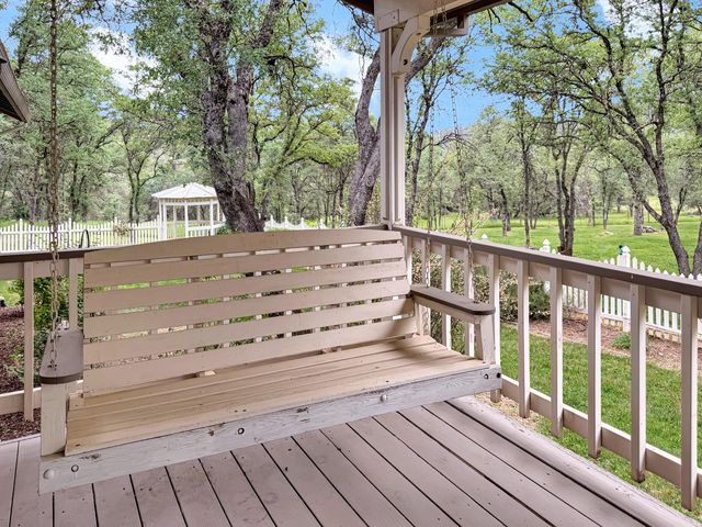 13969 Quarterhorse Dr, Grass Valley, CA 95949