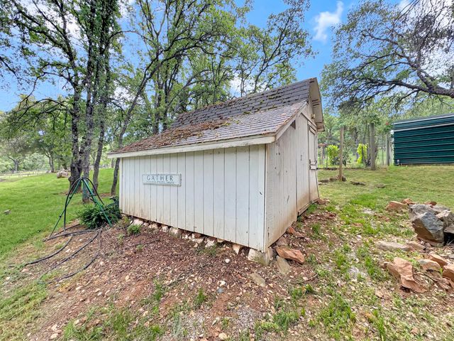13969 Quarterhorse Dr, Grass Valley, CA 95949