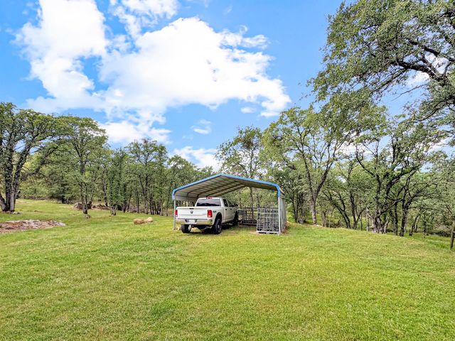 13969 Quarterhorse Dr, Grass Valley, CA 95949