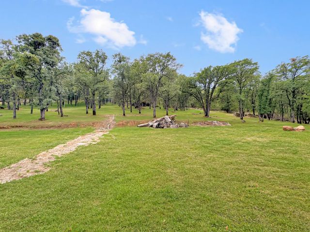 13969 Quarterhorse Dr, Grass Valley, CA 95949