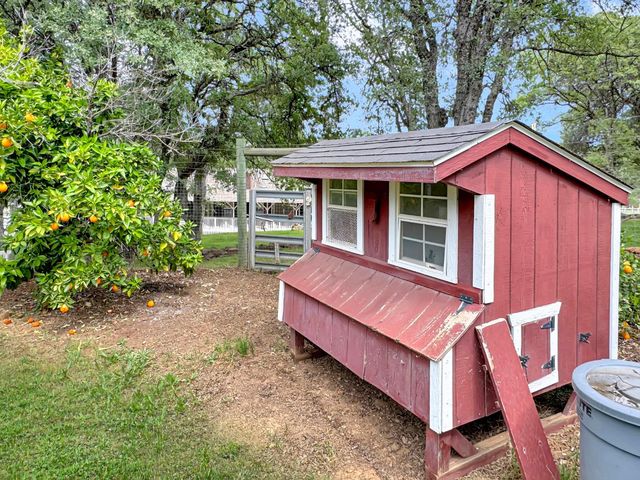 13969 Quarterhorse Dr, Grass Valley, CA 95949