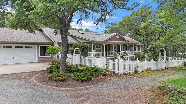 13969 Quarterhorse Dr, Grass Valley, CA 95949