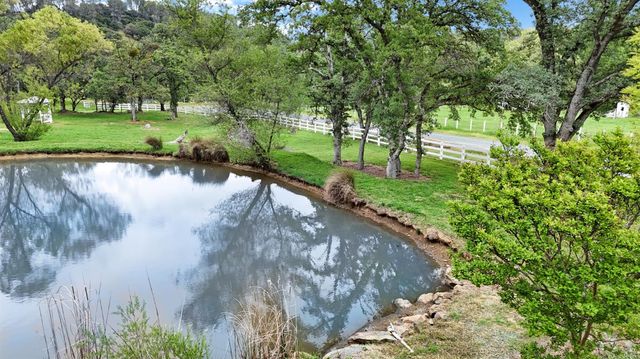 13969 Quarterhorse Dr, Grass Valley, CA 95949