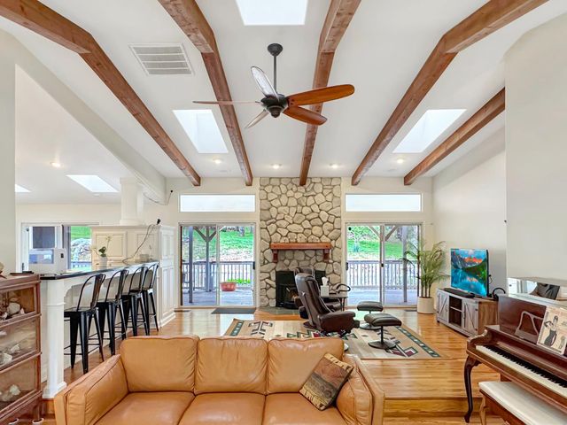 13969 Quarterhorse Dr, Grass Valley, CA 95949