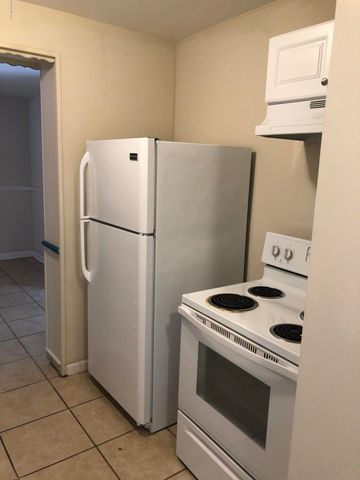 7318 STRATO Road, Jacksonville, FL 32210