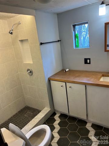 150 Combo Court, Waynesville, NC 28786