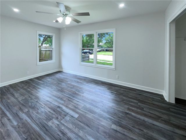 6042 Hugo Dr, Corpus Christi, TX 78412
