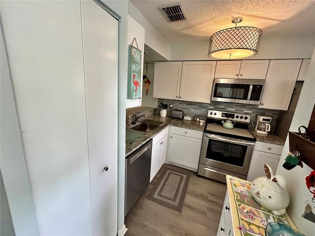 6433 TINA DRIVE 14, New Port Richey, FL 34653