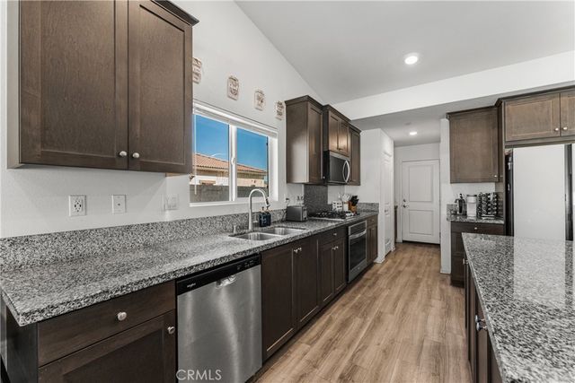 4413 W Avenue J2, Lancaster, CA 93536