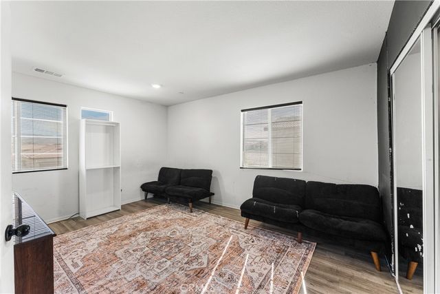 4413 W Avenue J2, Lancaster, CA 93536