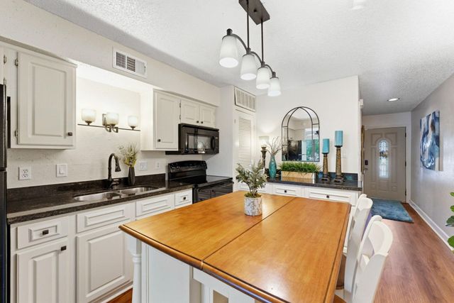 12900 Walden, Unite 219b Road 219B, Montgomery, TX 77356