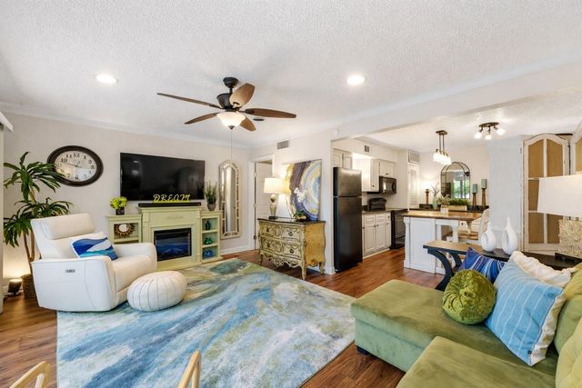 12900 Walden, Unite 219b Road 219B, Montgomery, TX 77356