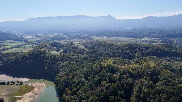 23 Caywood Rd, Dandridge, TN 37725