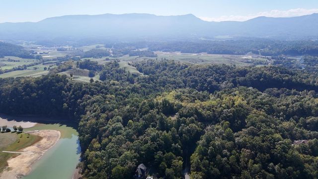 23 Caywood Rd, Dandridge, TN 37725