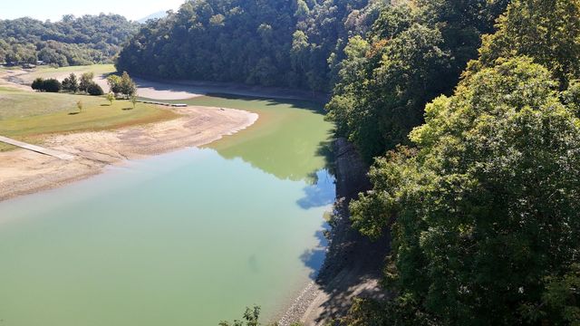 23 Caywood Rd, Dandridge, TN 37725