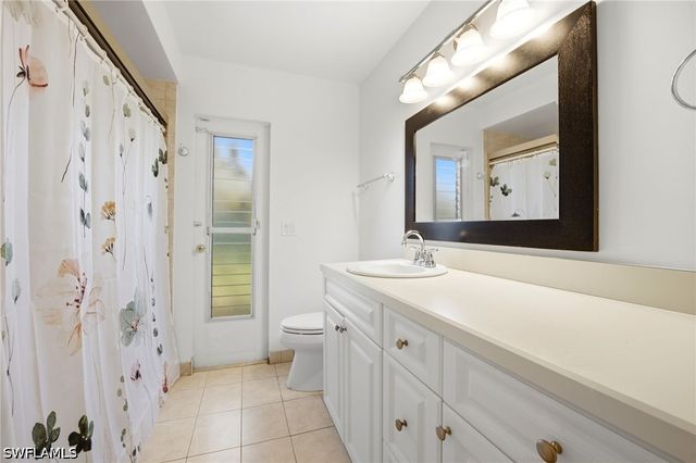 688 W Valley DR, Bonita Springs, FL 34134