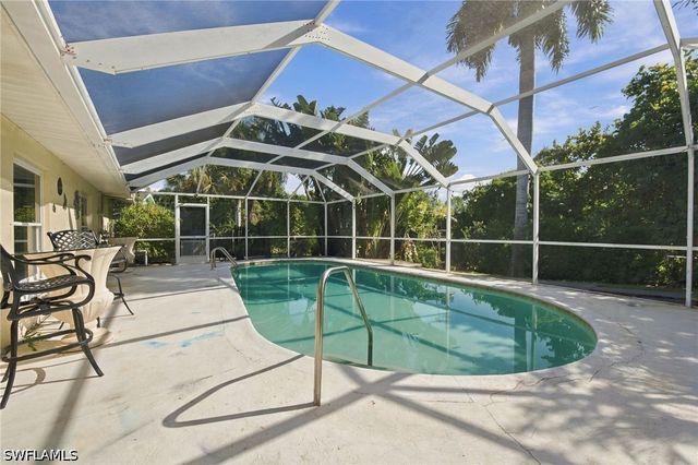 688 W Valley DR, Bonita Springs, FL 34134