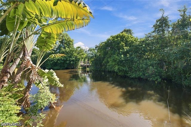 688 W Valley DR, Bonita Springs, FL 34134
