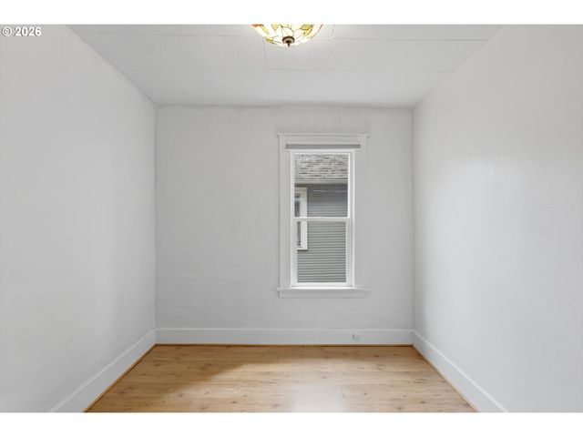 2323 N TERRY St, Portland, OR 97217