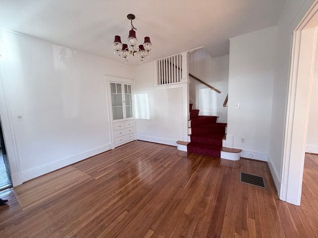 9 Hollis St B, Milton, MA 02186