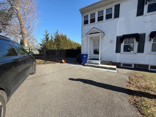 9 Hollis St B, Milton, MA 02186