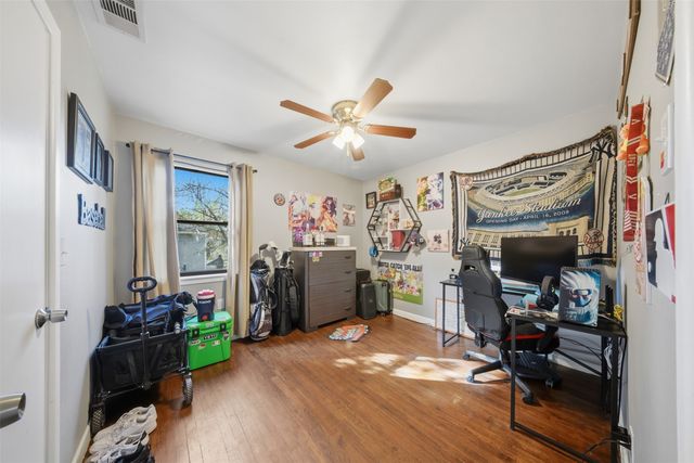 5228 Frazier Avenue, Fort Worth, TX 76115
