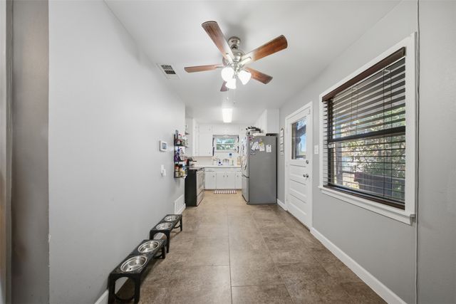 5228 Frazier Avenue, Fort Worth, TX 76115