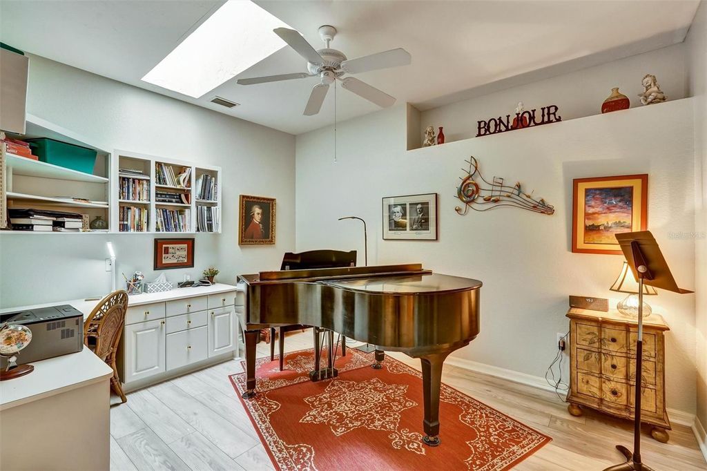 Image 13 of property listing at 6929 STONEYWALK COURT, Bradenton, FL 34203