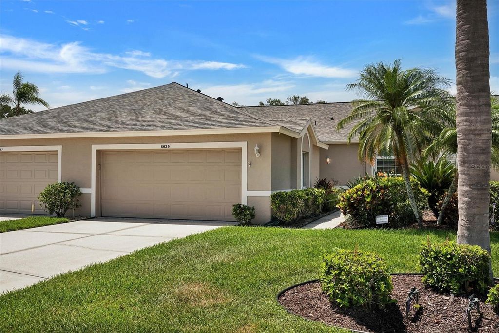 Image 3 of property listing at 6929 STONEYWALK COURT, Bradenton, FL 34203