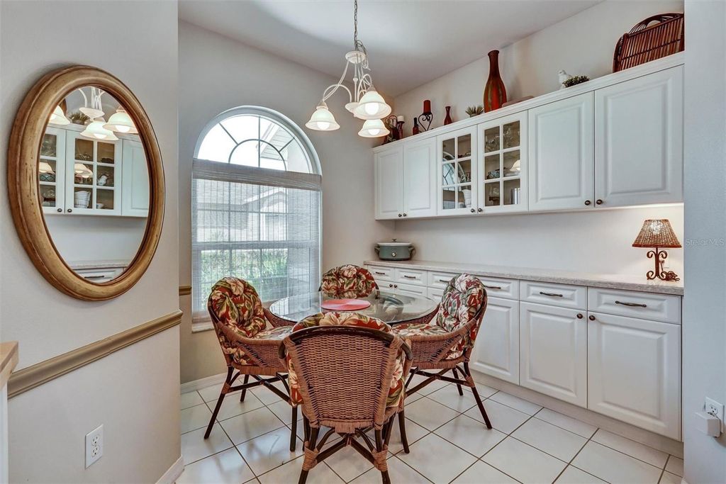 Image 6 of property listing at 6929 STONEYWALK COURT, Bradenton, FL 34203