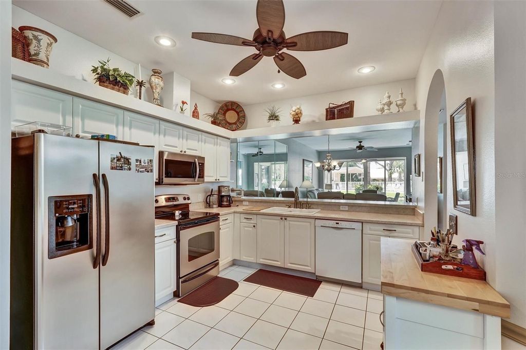 Image 7 of property listing at 6929 STONEYWALK COURT, Bradenton, FL 34203