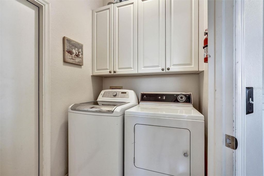 Image 9 of property listing at 6929 STONEYWALK COURT, Bradenton, FL 34203