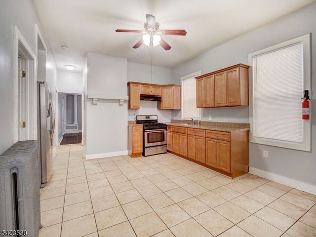 564 Sanford Ave, Newark City, NJ 07106
