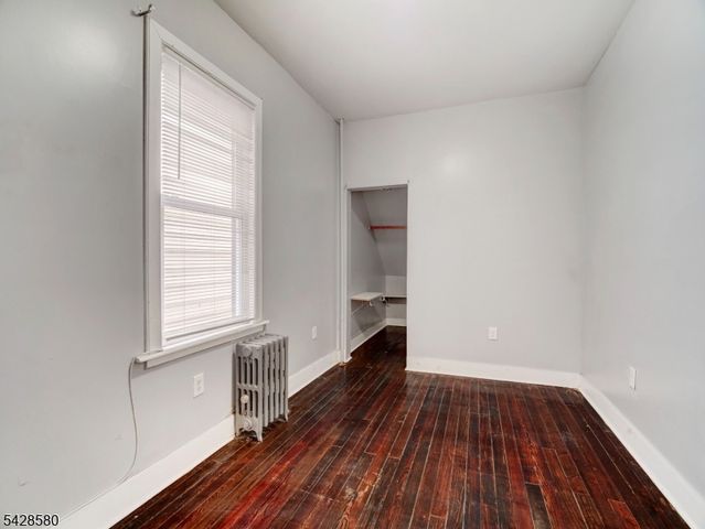 564 Sanford Ave, Newark City, NJ 07106