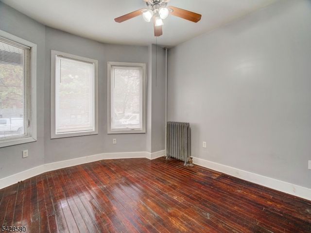 564 Sanford Ave, Newark City, NJ 07106